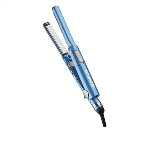 BaBybliss pro nano titanium 1/2 inch flat iron NWT